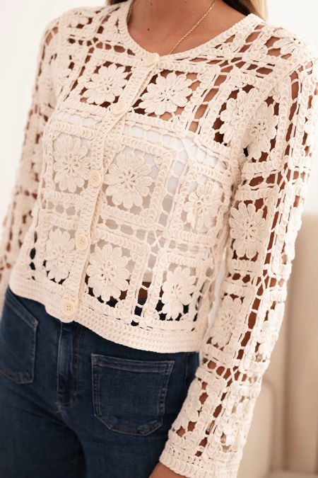 Sweter damski ażurowy letni z kwadratowym wzorem beżowy zdjęcie 4